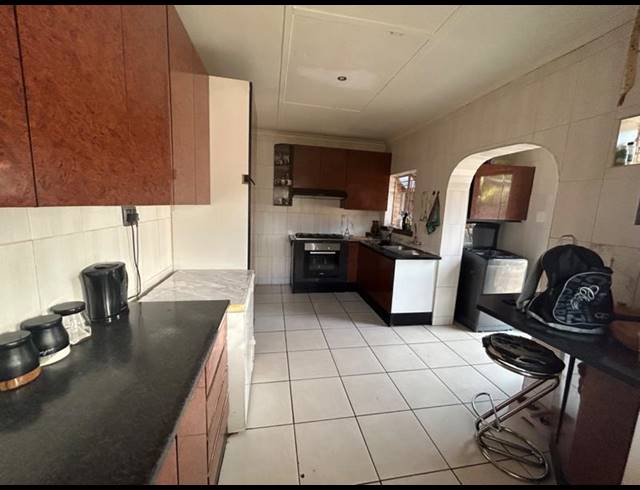3 BEDROOM HOUSE FOR SALE IN VANDERBIJLPARK CW 1